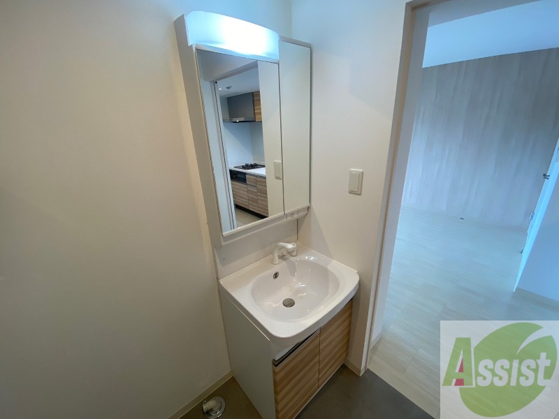 洗面設備　シャンプードレッサーで身支度もラクラクです！