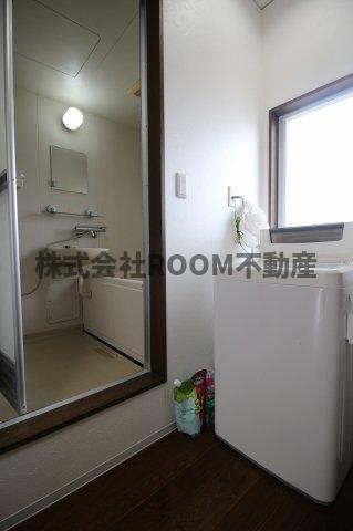 洗面設備　使いやすい洗面所です