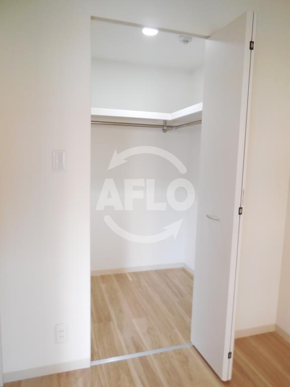 収納　ルシア新大阪　クローゼット