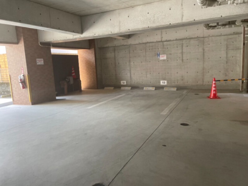 駐車場　駐車場