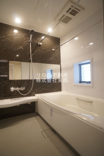 バス・シャワールーム　花粉・梅雨の時期にオススメの浴室乾燥機付きバスルームです♪