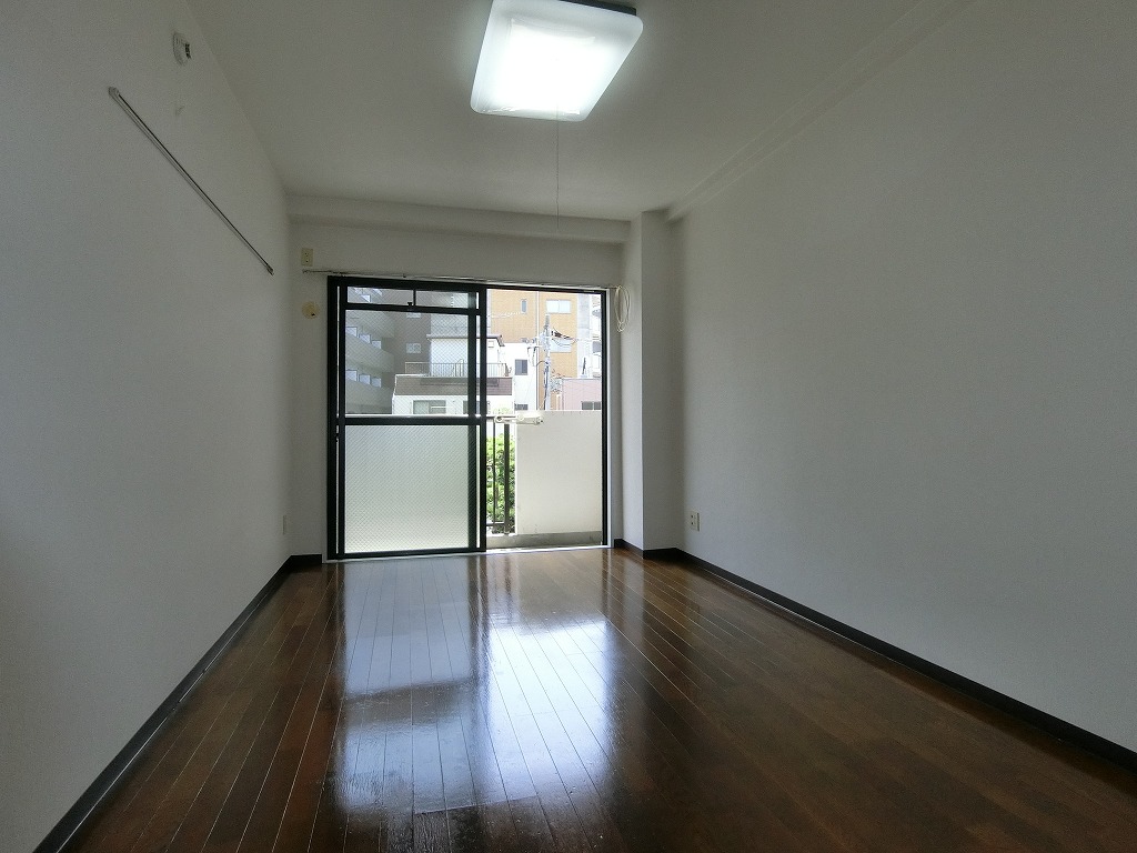 居室・リビング　前面抜けており陽当り良好