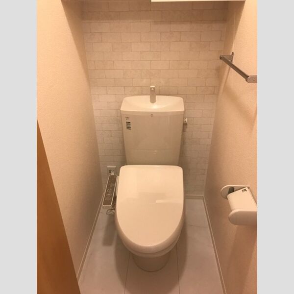 トイレ　温水洗浄暖房便座