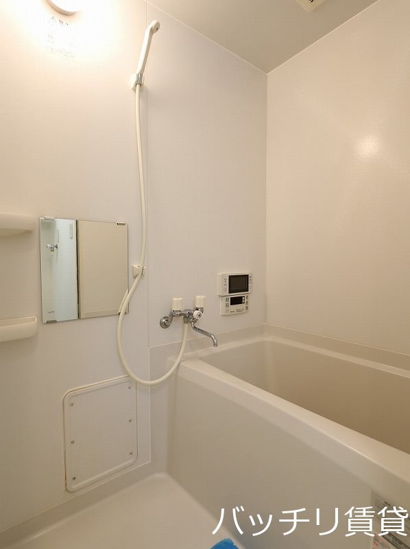 バス・シャワールーム　※同型タイプの為、現状を優先いたします
