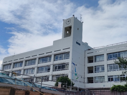 小学校　新宿区立余丁町小学校（小学校）まで366m