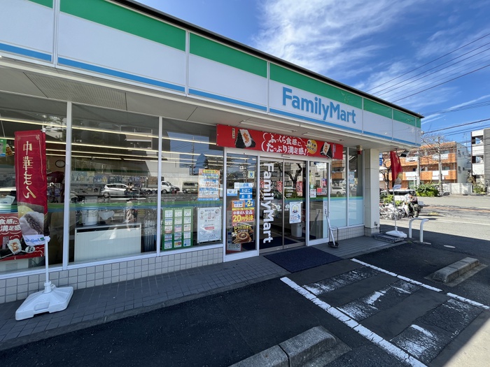 コンビニ　ファミリーマート 十日市場店（コンビニ）まで100m