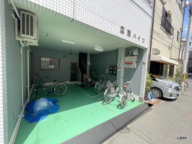 エントランス　自転車置き場！
