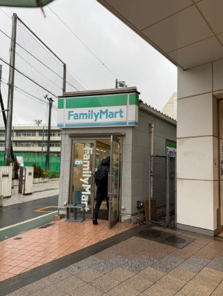 コンビニ　ファミリーマートサンズ武蔵小山駅前店（コンビニ）まで311m