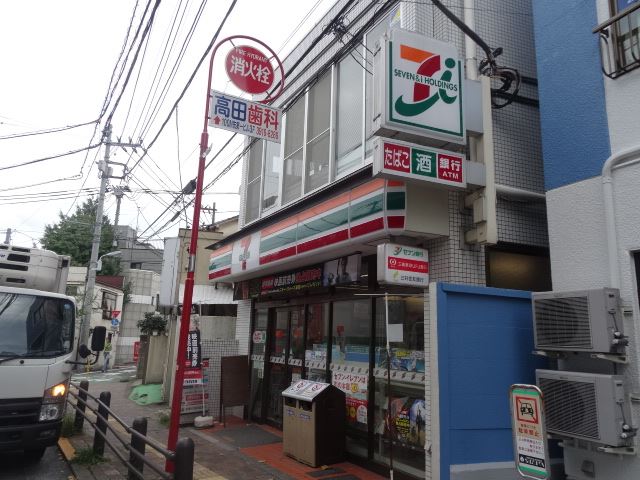 コンビニ　セブンイレブン（コンビニ）まで1m