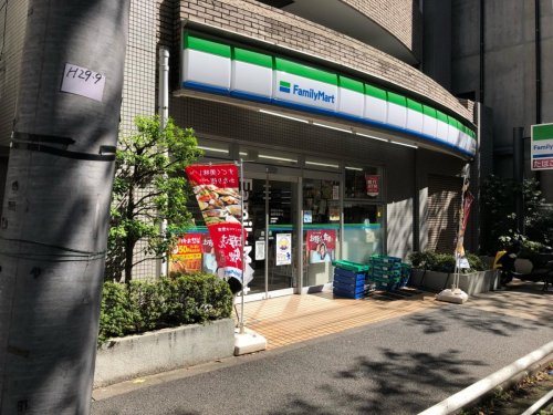 コンビニ　ファミリーマート 板橋駅桜通り店（コンビニ）まで310m