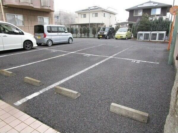 駐車場　駐車場