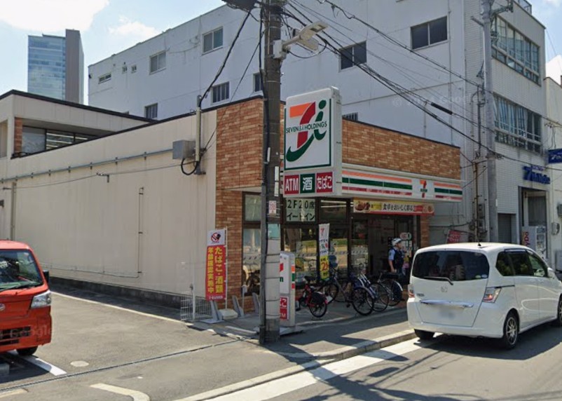 コンビニ　セブンイレブン 梅田スカイビル東店（コンビニ）まで146m