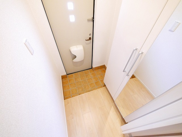 玄関　落ち着いた玄関です