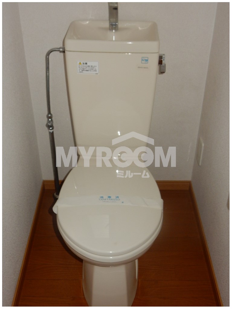 トイレ　独立型のトイレルーム☆