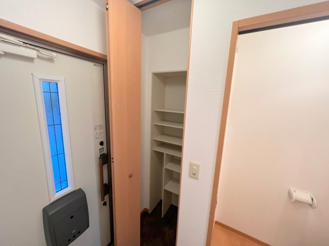 収納　大きいシューズボックスは靴がいっぱい入れれますね。