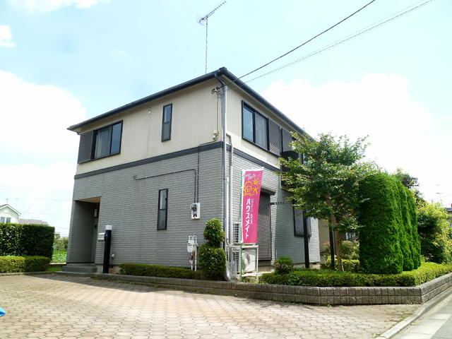 建物外観　南向きの建物です。