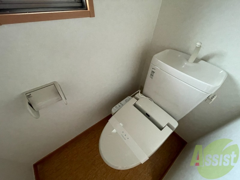 トイレ　ウォシュレット機能がついたトイレです。安心して使用できますね