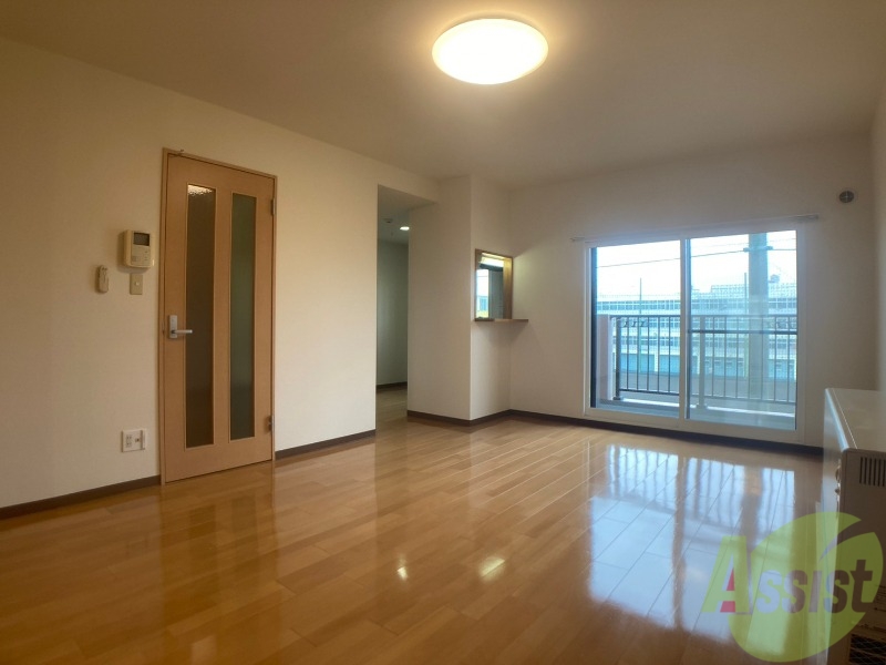 居室・リビング　広くてキレイなお部屋が広がっていて、充実した生活が送れそう。