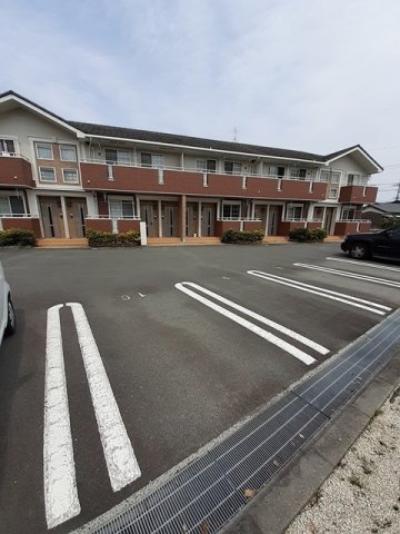 駐車場　駐車場に車を止められます