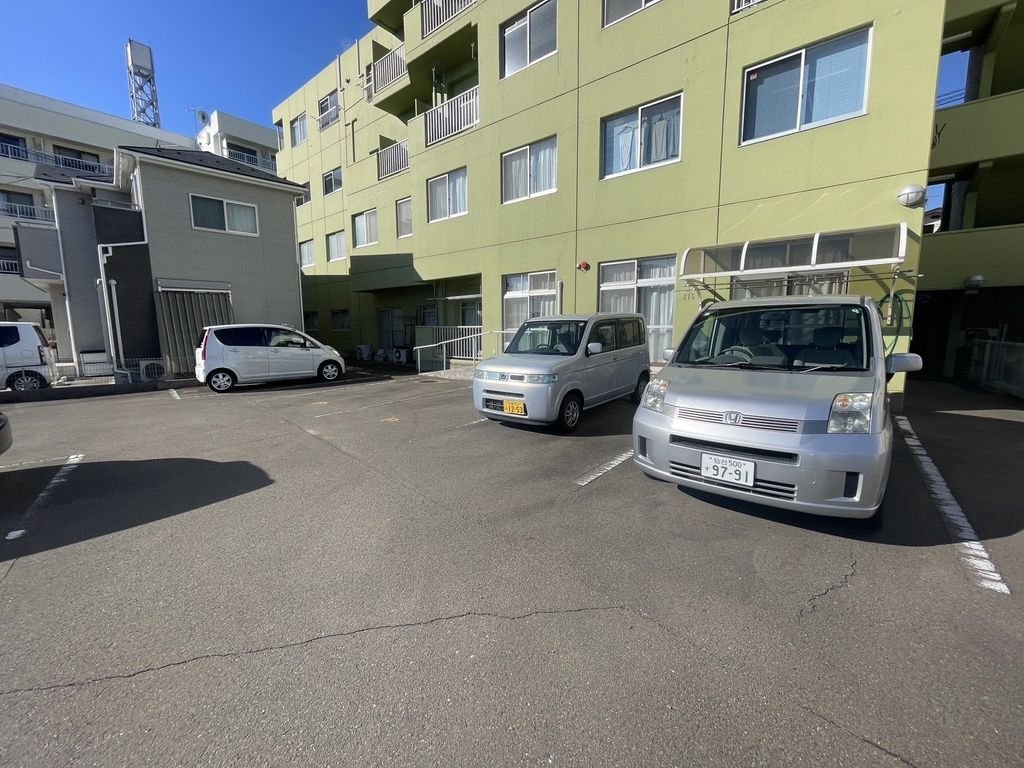 駐車場　駐車場