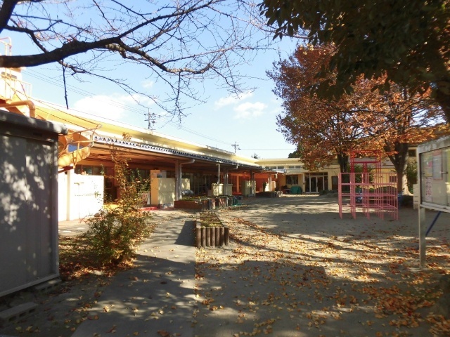 幼稚園・保育園　みどりの森八幡こども園（幼稚園・保育園）まで533m