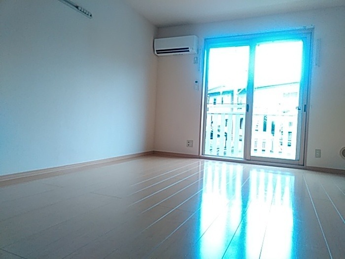 居室・リビング　明るいお部屋です。