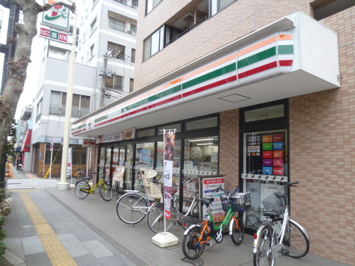 コンビニ　セブンイレブン（向島）（コンビニ）まで200m