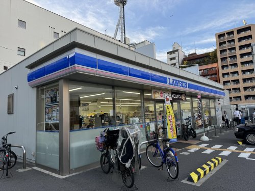 コンビニ　ローソン 新町四丁目店（コンビニ）まで241m