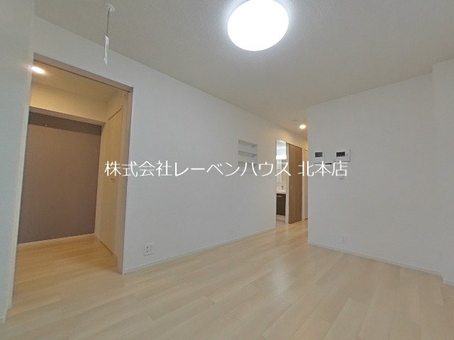 居室・リビング　同モデル類似別物件参考室内写