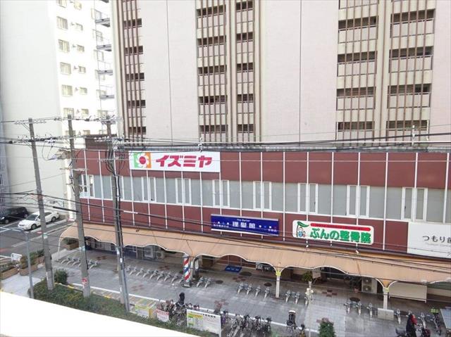 スーパー　イズミヤ（株）／平野店（スーパー）まで320m