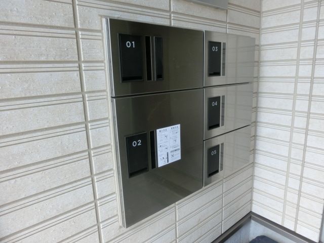 その他共有部分　不在時に便利な宅配ボックスです