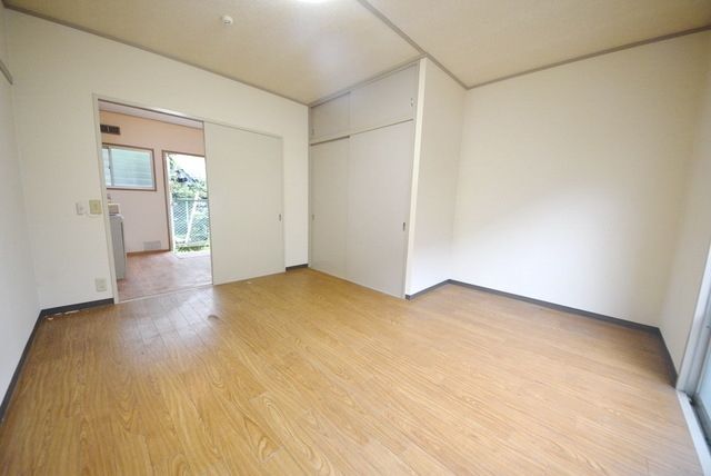 居室・リビング　★大容量収納付きの居室です★