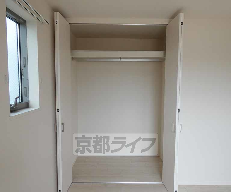 収納　たっぷり入るクローゼットですね。