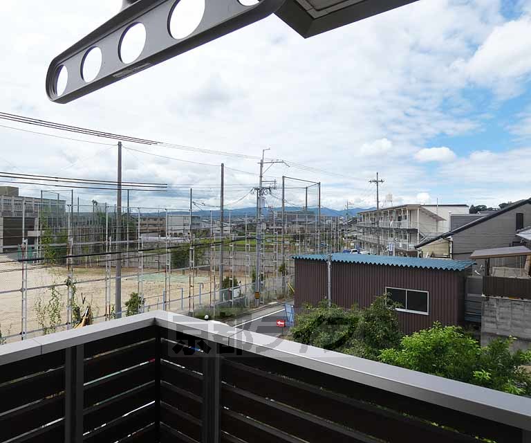 眺望　目の前は学校です。