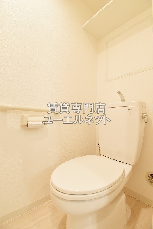 トイレ　温水洗浄便座付き