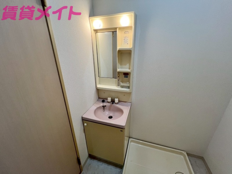 洗面設備　反転タイプ参考写真
