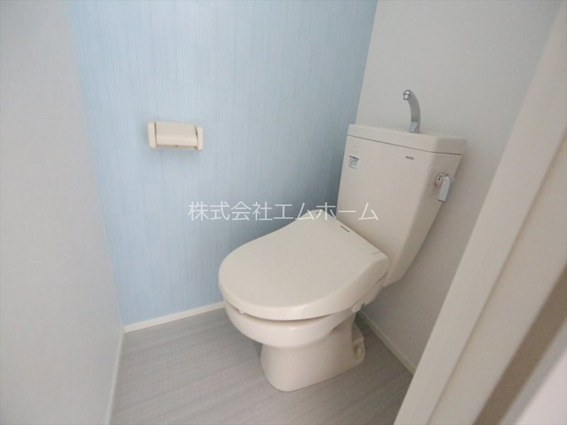 トイレ　温水洗浄暖房便座付トイレ