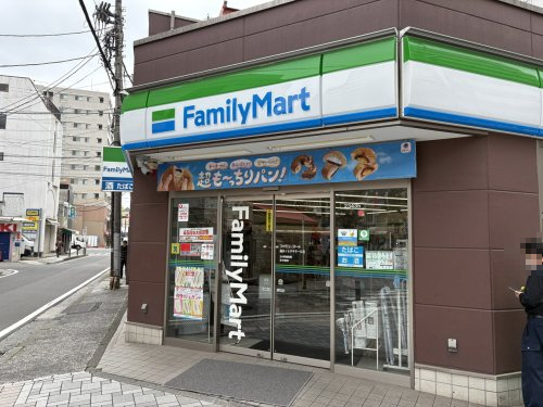 コンビニ　ファミリーマート 横浜イセザキモール店（コンビニ）まで199m