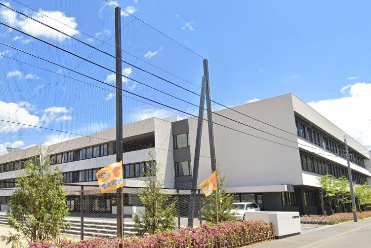 小学校　札幌市立中の島小学校（小学校）まで330m