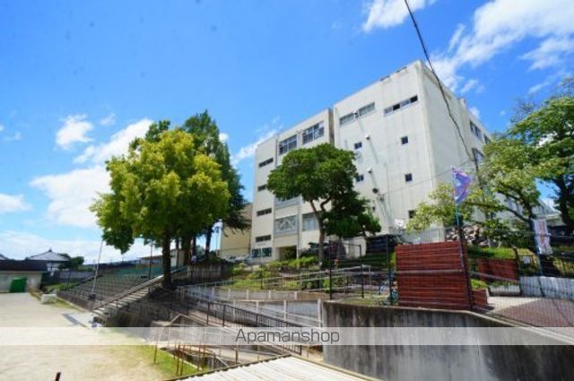 中学校　奈良市立伏見中学校（中学校）まで655m