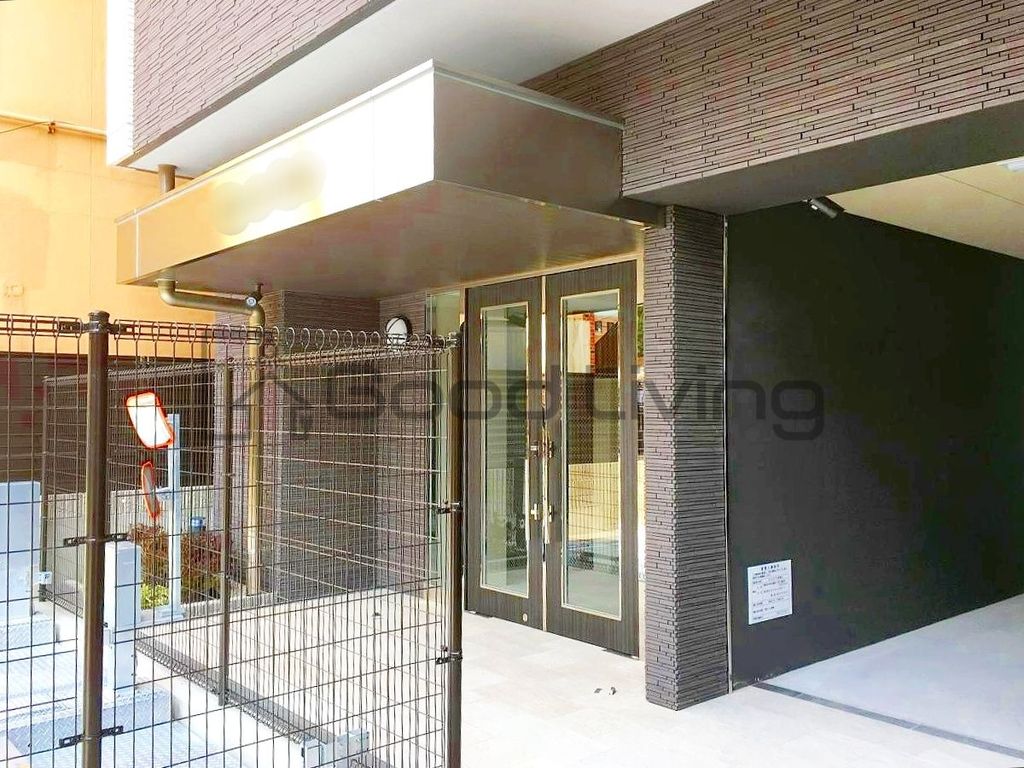 エントランス　オートロック付きで不審者シャットアウト