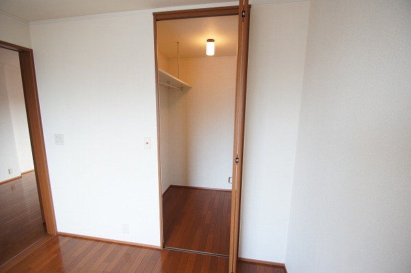 収納　同物件別部屋