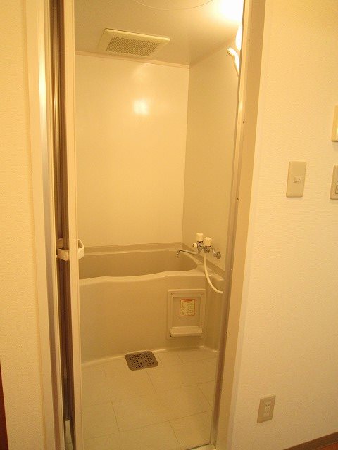 バス・シャワールーム　別部屋参考です。