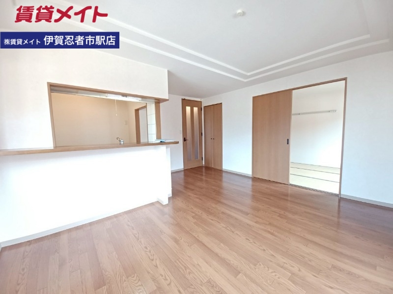 居室・リビング　別部屋参考写真です