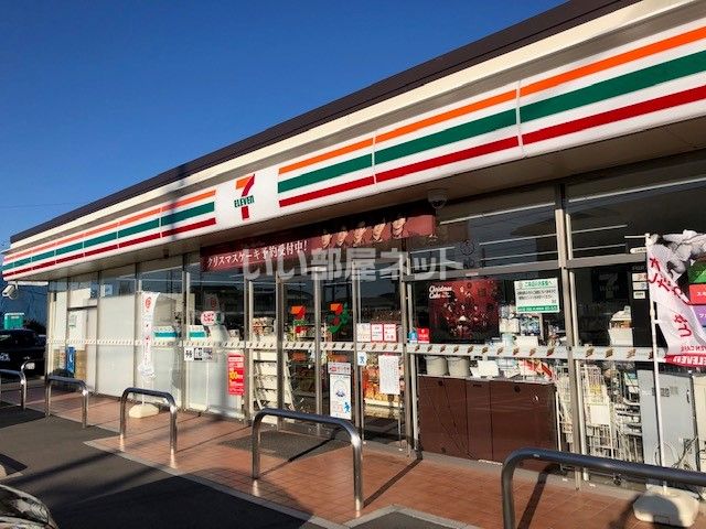 コンビニ　セブンイレブン各務原川島河田町店（コンビニ）まで892m