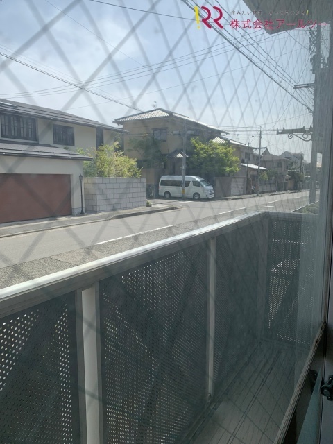 バルコニー　物干し竿設置可能