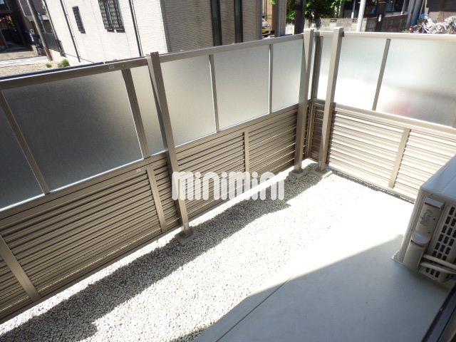 庭　広々したテラスです