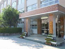 中学校　福岡市立田隈中学校（中学校）まで2075m