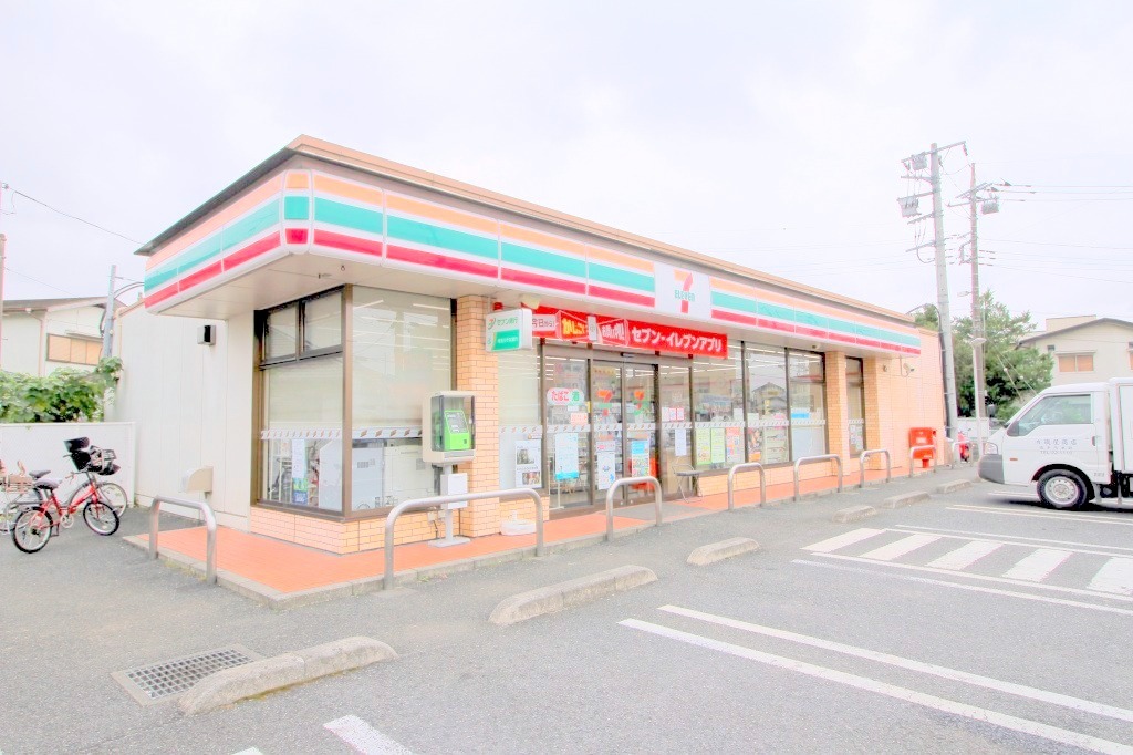 コンビニ　セブンイレブン（コンビニ）まで450m