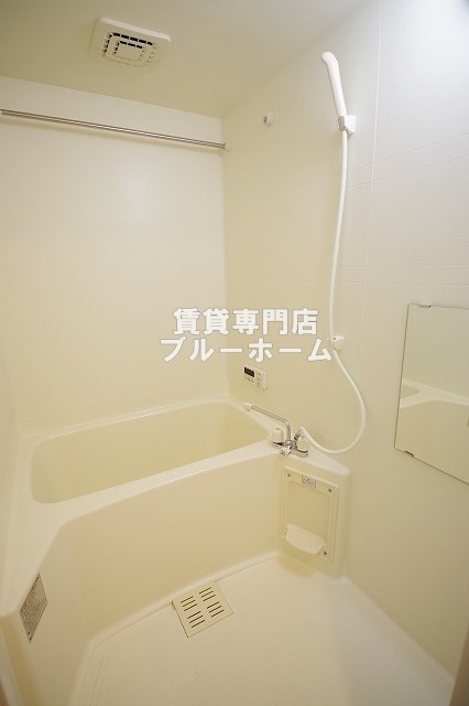 バス・シャワールーム　鏡のあるお風呂です！